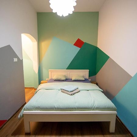 Hostel Cornel 티미쇼아라 외부 사진