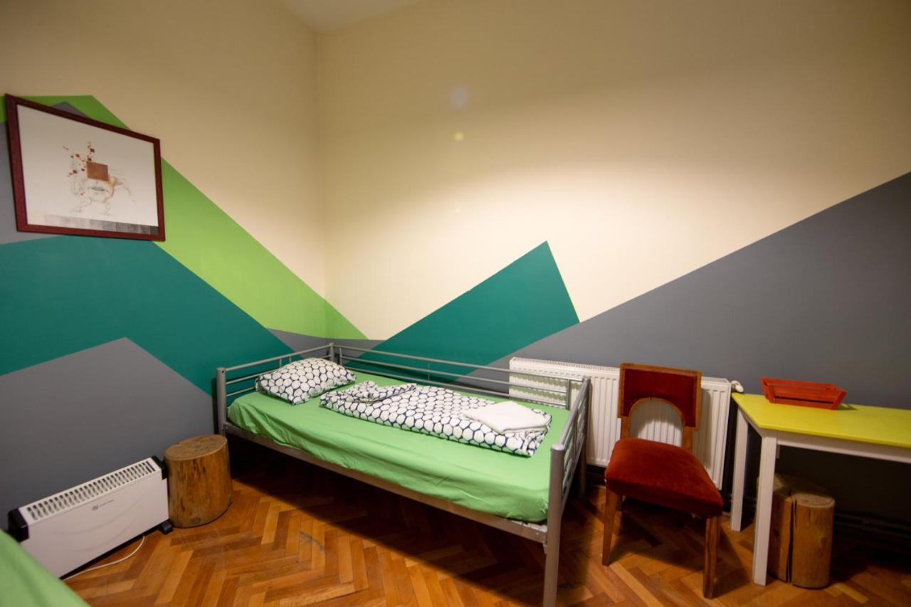 Hostel Cornel 티미쇼아라 외부 사진