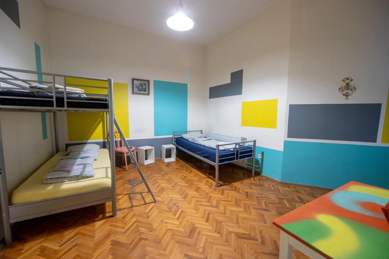 Hostel Cornel 티미쇼아라 외부 사진